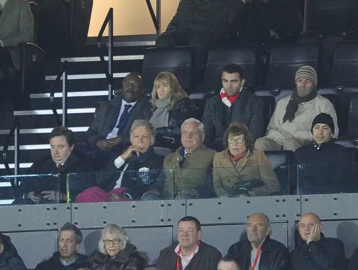 Framed Print : Arsenal Directors Stan Kroenke and Sir Chips Keswick at Watford vs Arsenal, Premier League 2015 / 16 Framed Print : Arsenal Directors Stan Kroenke and Sir Chips Keswick at Watford vs Arsenal, Premier League 2015 / 16