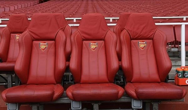 Arsenal Dugout: Pre-Match Setting at Emirates Stadium (Arsenal vs Leicester City, 2017-18)