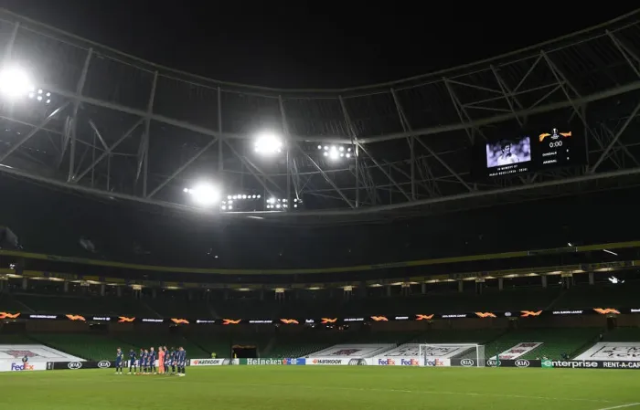 Framed Print : Arsenal and Dundalk Honor Paulo Rossi Ahead of Europa League Clash in Dublin
