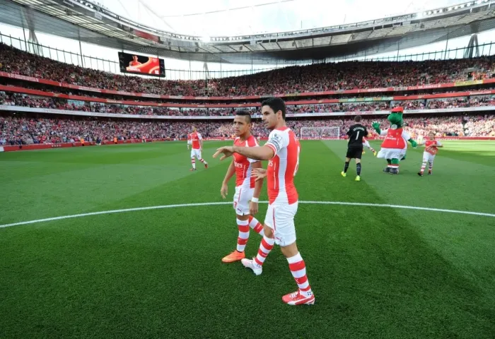 Framed Print : Arsenal Duo: Alexis Sanchez and Mikel Arteta Before Arsenal v Crystal Palace (2014 / 15)