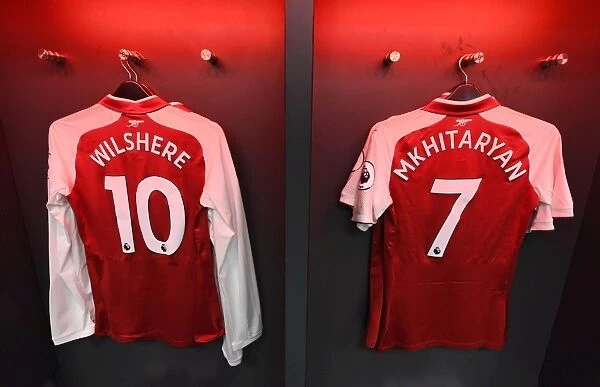 Arsenal Duo Mkhitaryan and Wilshere in the Changing Room Before Tottenham Clash