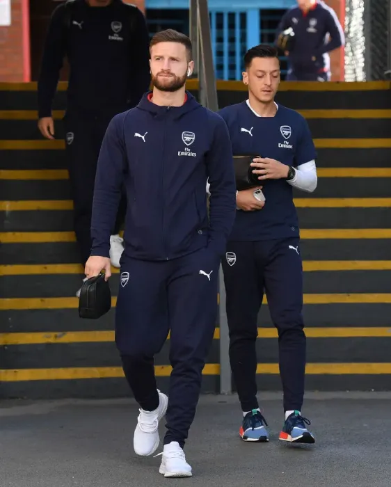 Framed Print : Arsenal Duo Mustafi and Ozil Head to Selhurst Park Ahead of Crystal Palace Clash (2018-19) Framed Print : Arsenal Duo Mustafi and Ozil Head to Selhurst Park Ahead of Crystal Palace Clash (2018-19)