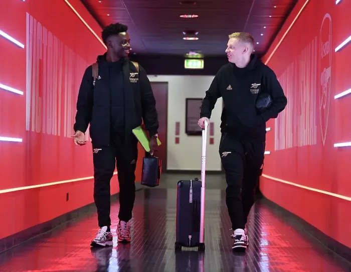 Framed Print : Arsenal Duo Saka and Zinchenko Arrive at Emirates Stadium Ahead of Arsenal vs Crystal Palace (2022-23)