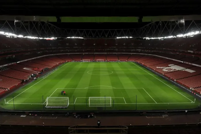 Framed Print : Arsenal at Emirates: Arsenal vs Southampton, Premier League 2014-15 Framed Print : Arsenal at Emirates: Arsenal vs Southampton, Premier League 2014-15