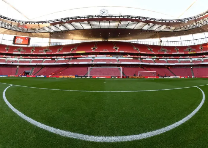 Framed Print : Arsenal at Emirates: Clock End Goalmouth Awaits Burnley's Challenge (Arsenal v Burnley, 2018-19) Framed Print : Arsenal at Emirates: Clock End Goalmouth Awaits Burnley's Challenge (Arsenal v Burnley, 2018-19)