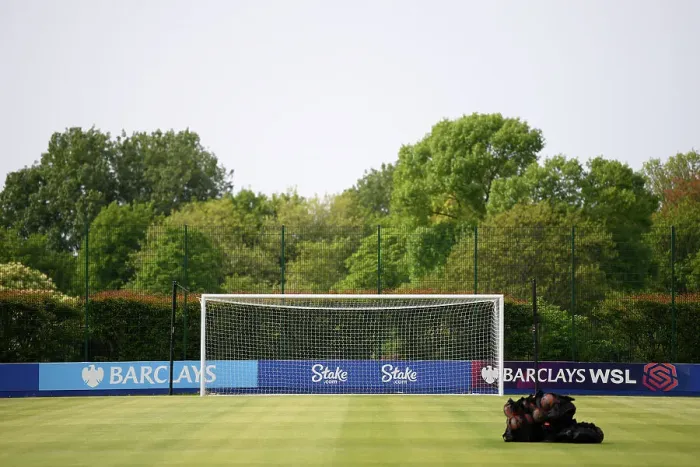 Framed Print : Arsenal at Everton: Barclays Women's Super League Showdown at Walton Hall Park (2022-23) Framed Print : Arsenal at Everton: Barclays Women's Super League Showdown at Walton Hall Park (2022-23)