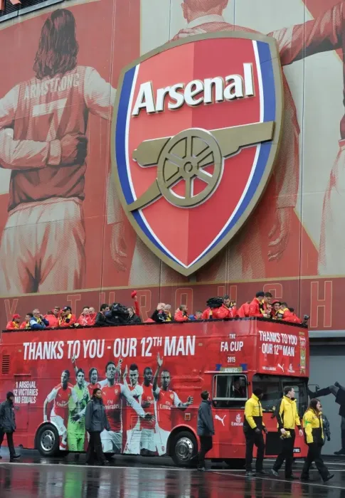 Framed Print : Arsenal FA Cup Parade: Celebrating Victory at Emirates Stadium (2014-15)