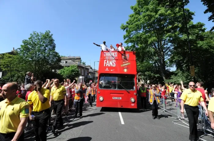 Framed Print : Arsenal FA Cup Trophy Parade. Islington, 18  /  5  /  14. Credit : Arsenal Football Club  /  David Price