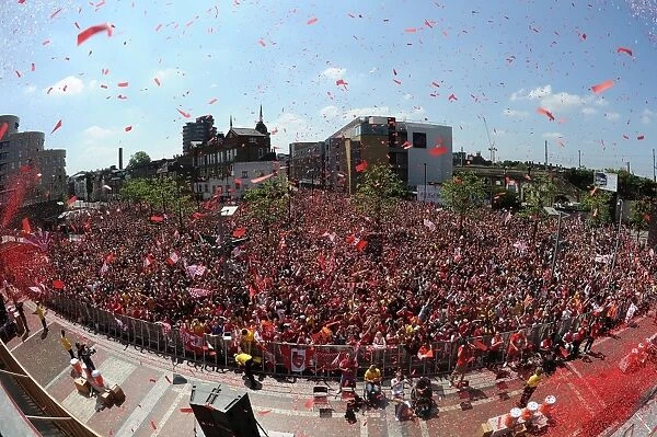 Arsenal FA Cup Victory: Triumphant Parade with Fans (2014)