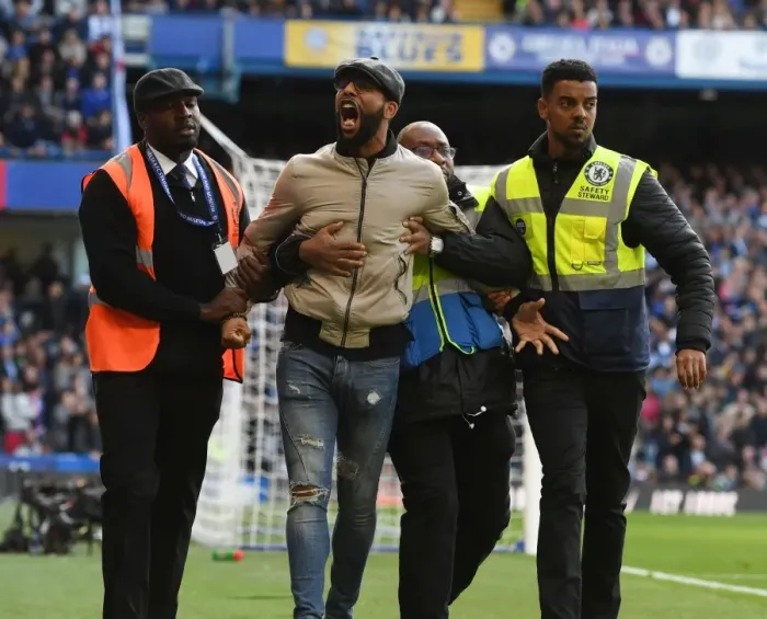 Framed Print : Arsenal Fan Ejected from Chelsea vs Arsenal Premier League Match, 2017-18 Framed Print : Arsenal Fan Ejected from Chelsea vs Arsenal Premier League Match, 2017-18
