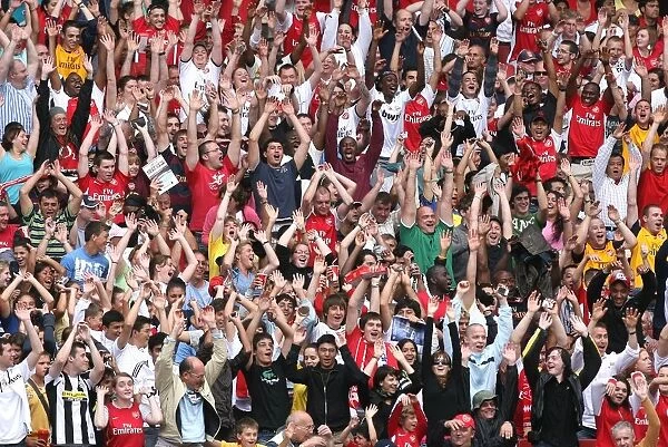 Arsenal fans. Arsenal 0:1 Juventus, Emirates Cup, Emirates Stadium, London, 2 / 8 / 2008