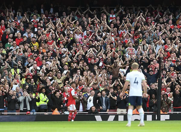Arsenal Fans Applaud Ben White Amidst Intense Arsenal vs. Tottenham Rivalry (2022-23)