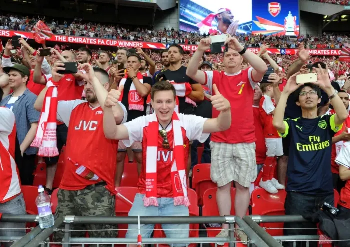 Framed Print : Arsenal fans. Arsenal 2: 1 Chelsea. FA Cup Final. Wembley Stadium, 27 / 5 / 17. Credit Framed Print : Arsenal fans. Arsenal 2: 1 Chelsea. FA Cup Final. Wembley Stadium, 27 / 5 / 17. Credit