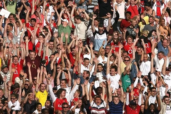 Arsenal Fans Celebrate 2-1 Victory Over Paris Saint-Germain at Emirates Cup (2007)