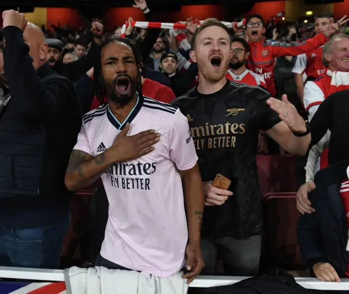 Framed Print : Arsenal Fans Celebrate Dramatic Win Against Liverpool in 2022-23 Premier League