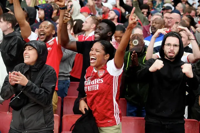 Framed Print : Arsenal Fans Celebrate at Emirates Stadium: Arsenal FC vs Fulham FC, Premier League 2023-24