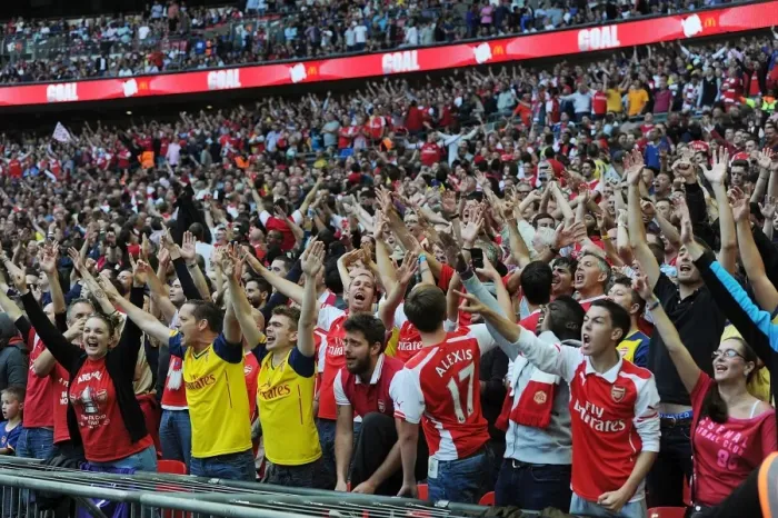 Framed Print : Arsenal Fans Celebrate FA Community Shield Win