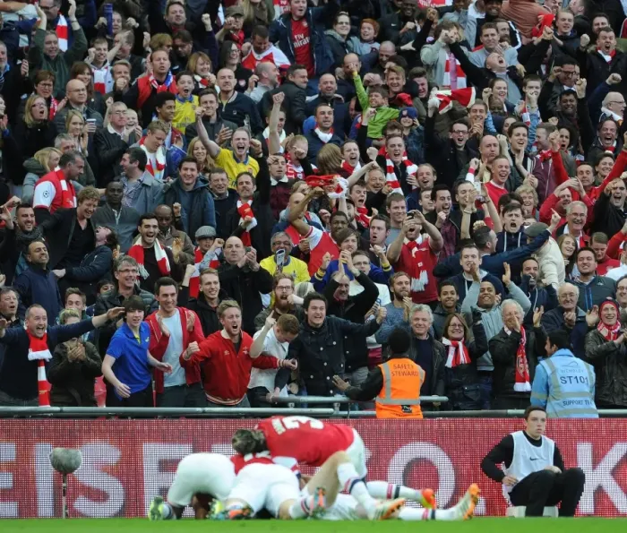 Framed Print : Arsenal Fans Celebrate Per Mertesacker's Goal in FA Cup Semi-Final vs Wigan Athletic