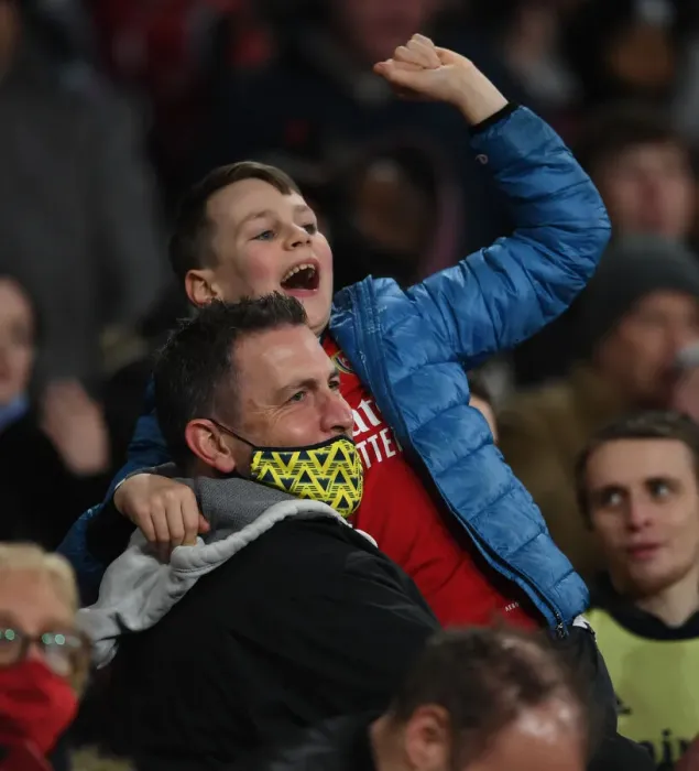 Framed Print : Arsenal Fans at Emirates Stadium: Carabao Cup Quarterfinal vs Sunderland