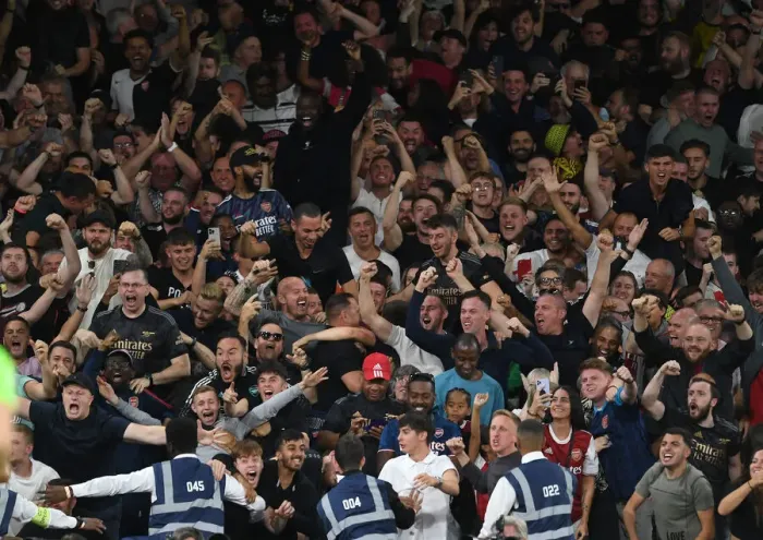 Framed Print : Arsenal Fans Euphoria: The Unforgettable Moment of the Second Goal Against Crystal Palace in the 2022-23 Premier League