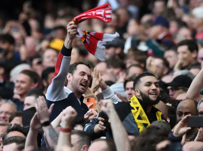 Framed Print : Arsenal Fans Euphoria: The Unforgettable Moment of the Second Goal Against Manchester United in the 2021-22 Premier League