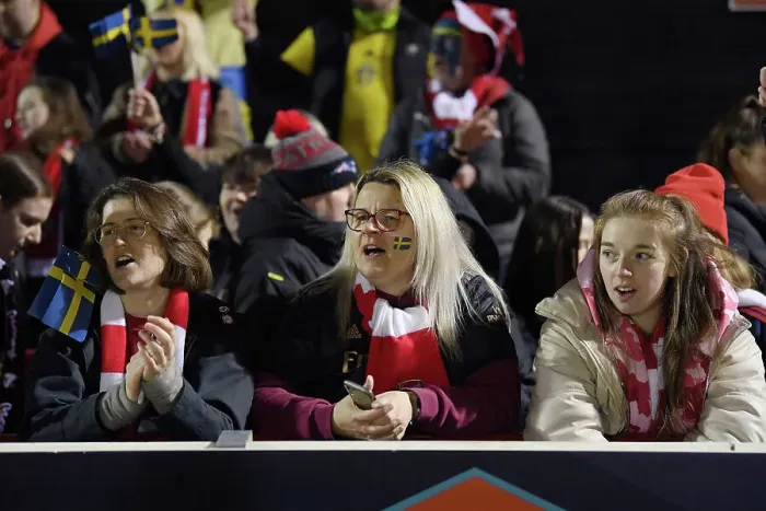 Framed Print : Arsenal Fans in Full Force: West Ham United vs. Arsenal, Barclays Women's Super League Framed Print : Arsenal Fans in Full Force: West Ham United vs. Arsenal, Barclays Women's Super League