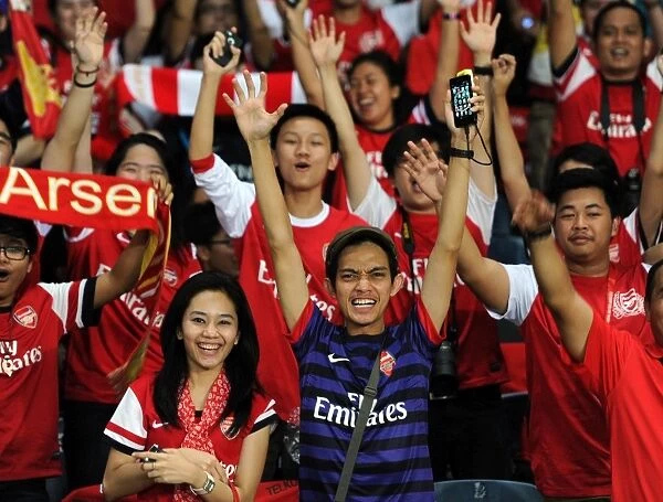 Arsenal Fans Gather for Dream Match in Jakarta: Indonesia All-Stars vs Arsenal (2013-14)