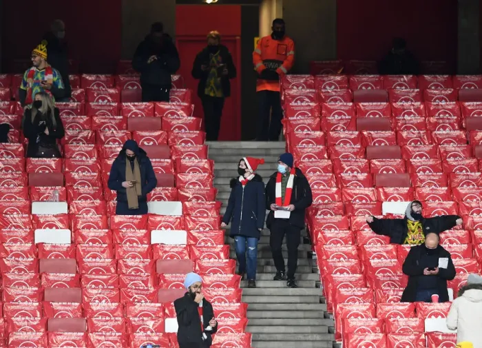 Framed Print : Arsenal Fans Gather at Emirates Stadium for Europa League Clash against Rapid Wien