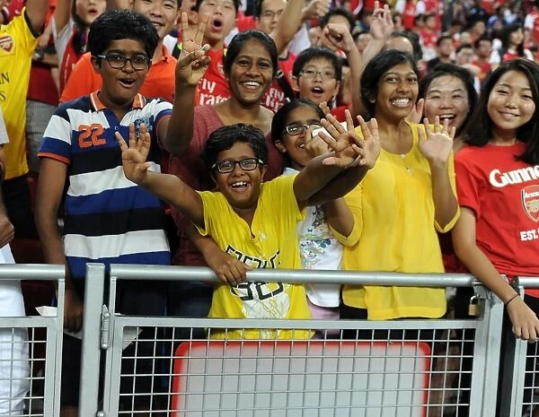 Arsenal Fans Gather in Singapore Ahead of Arsenal vs. Everton at 2015 Asia Trophy