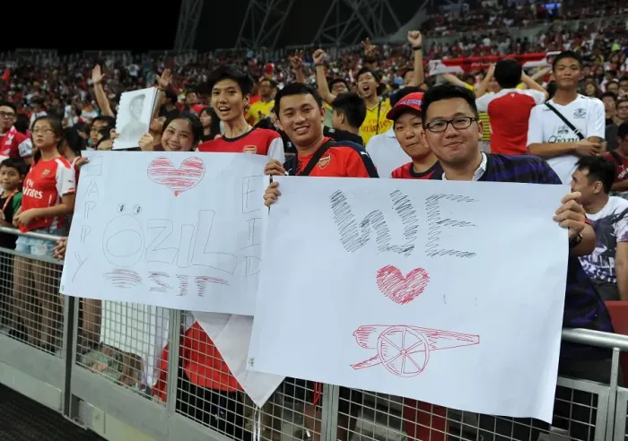 Framed Print : Arsenal Fans Gather in Singapore Ahead of Arsenal vs. Everton at 2015 Asia Trophy