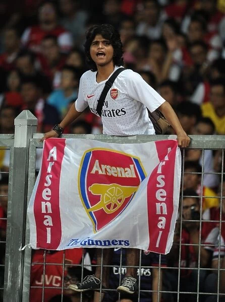 Arsenal Fans in Jakarta: Indonesia Dream Team vs Arsenal (2013-14)