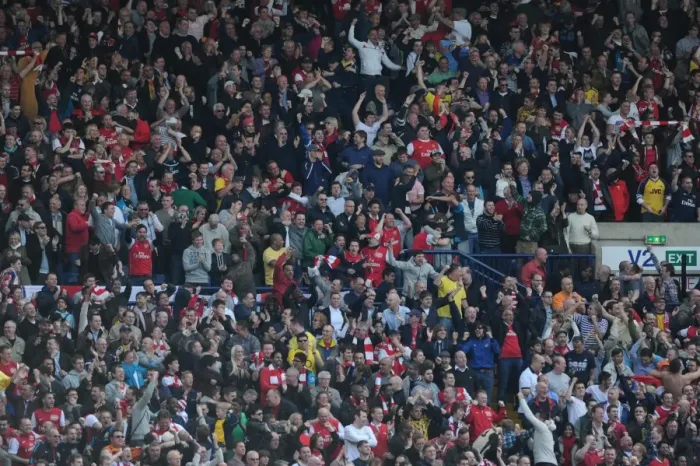 Framed Print : Arsenal Fans Passion: West Bromwich Albion vs Arsenal, Premier League 2011-2012 Framed Print : Arsenal Fans Passion: West Bromwich Albion vs Arsenal, Premier League 2011-2012