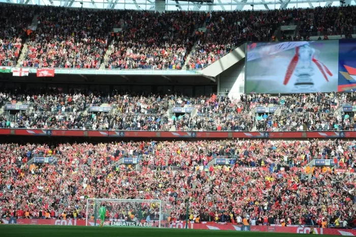 Framed Print : Arsenal Fans Passionate Showdown: Arsenal v Manchester City - FA Cup Semi-Final