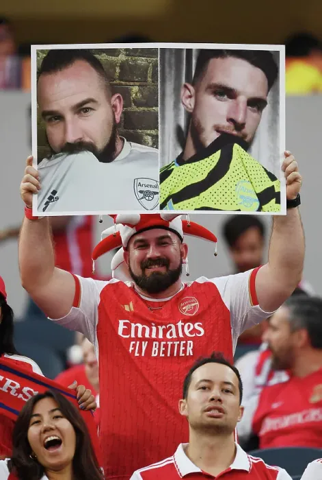 Framed Print : Arsenal Fans Rally for Declan Rice Ahead of Arsenal vs. FC Barcelona (2023)