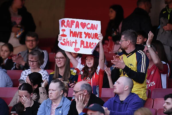 Arsenal Fans Show Support: Rafaelle Souza Tribute at Emirates Stadium - UEFA Women's Champions League Semifinal 2nd Leg