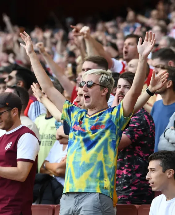 Framed Print : Arsenal Fans in Full Throat: Arsenal v Norwich City, Premier League 2021-22 Framed Print : Arsenal Fans in Full Throat: Arsenal v Norwich City, Premier League 2021-22