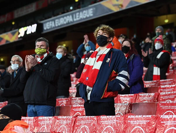 Arsenal Fans in Full Throat: Europa League Match Against Rapid Wien at Emirates Stadium
