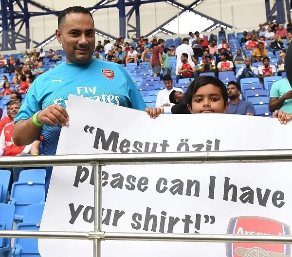 Arsenal Fans Unite Before Al-Nasr Dubai Match, 2019