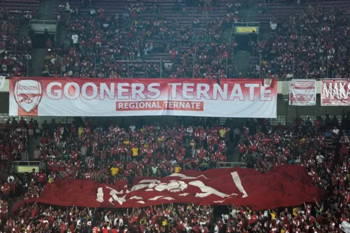 Framed Print : Arsenal Fans vs Indonesia Dream Team: A Jakarta Showdown (2013-14)