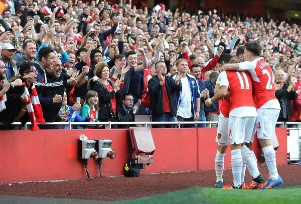 Arsenal Fans Go Wild: Mesut Ozil Scores the Winner Against Manchester United, 2015 / 16 Premier League