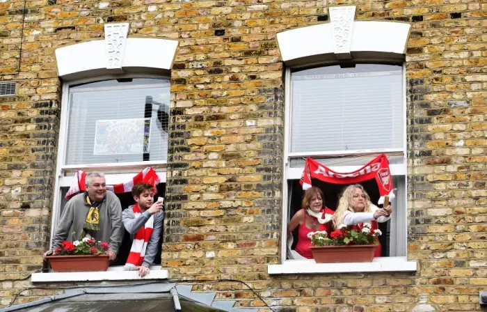 Framed Print : Arsenal FC: 2014-15 FA Cup Victory Parade - Celebrating the FA Cup Triumph