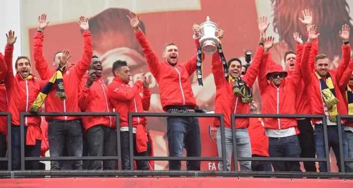 Framed Print : Arsenal FC: 2014-15 FA Cup Victory Parade - Celebrating the Triumph