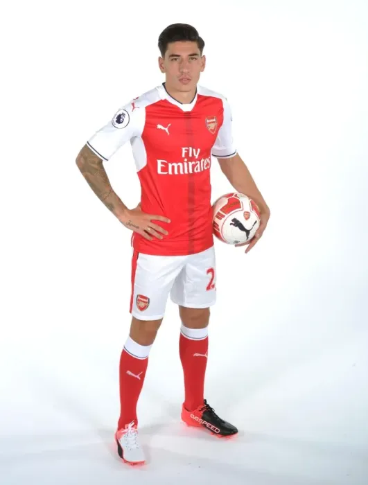 Framed Print : Arsenal FC 2016-17: Hector Bellerin at First Team Photocall