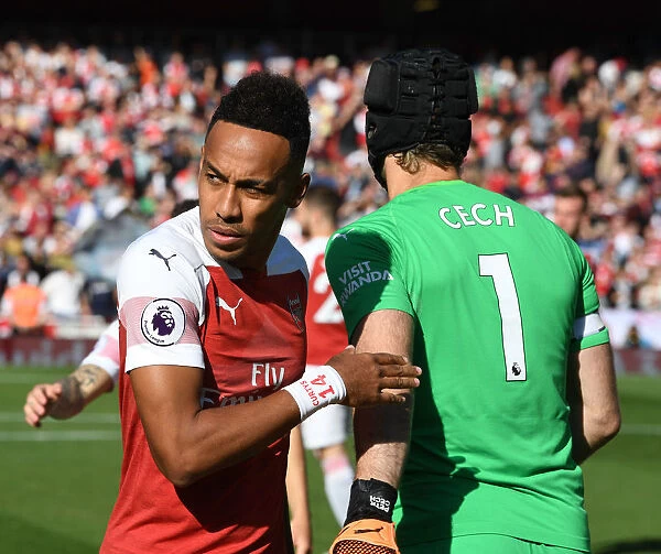 Arsenal FC: Aubameyang and Cech Pre-Match Huddle vs. Watford FC (2018-19)