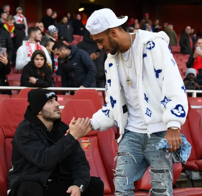 Framed Print : Arsenal FC: Aubameyang and Kolasinac Pre-Match Huddle vs Sheffield United (Premier League, 2019-20)