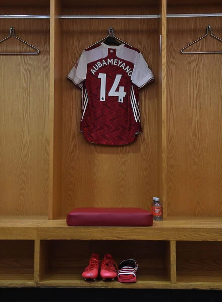 Arsenal FC: Aubameyang's Home Changing Room Moment before Arsenal v Watford (2019-20)