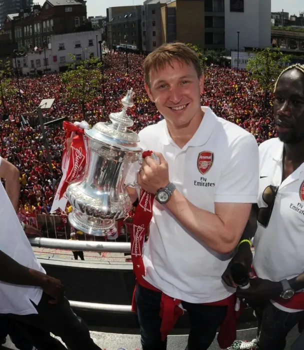Framed Print : Arsenal FC: Celebrating FA Cup Victory - Kim Kallstrom at the Parade (2014) Framed Print : Arsenal FC: Celebrating FA Cup Victory - Kim Kallstrom at the Parade (2014)