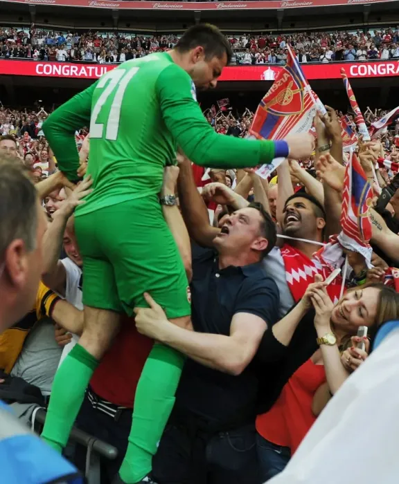 Framed Print : Arsenal FC: Celebrating FA Cup Victory with Lukasz Fabianski at Wembley Stadium