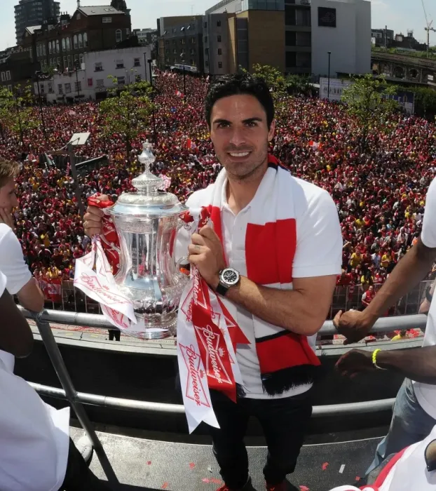 Framed Print : Arsenal FC: Celebrating FA Cup Victory - Mikel Arteta Leads the Parade, London 2014 Framed Print : Arsenal FC: Celebrating FA Cup Victory - Mikel Arteta Leads the Parade, London 2014