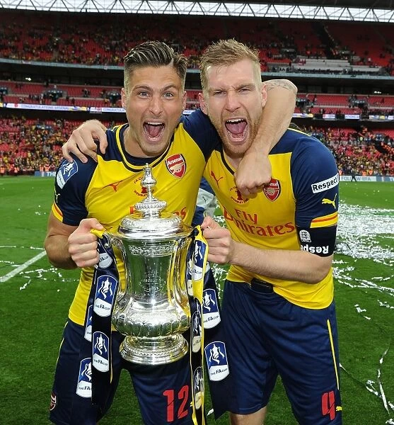 Arsenal FC: Celebrating FA Cup Victory with Olivier Giroud and Per Mertesacker